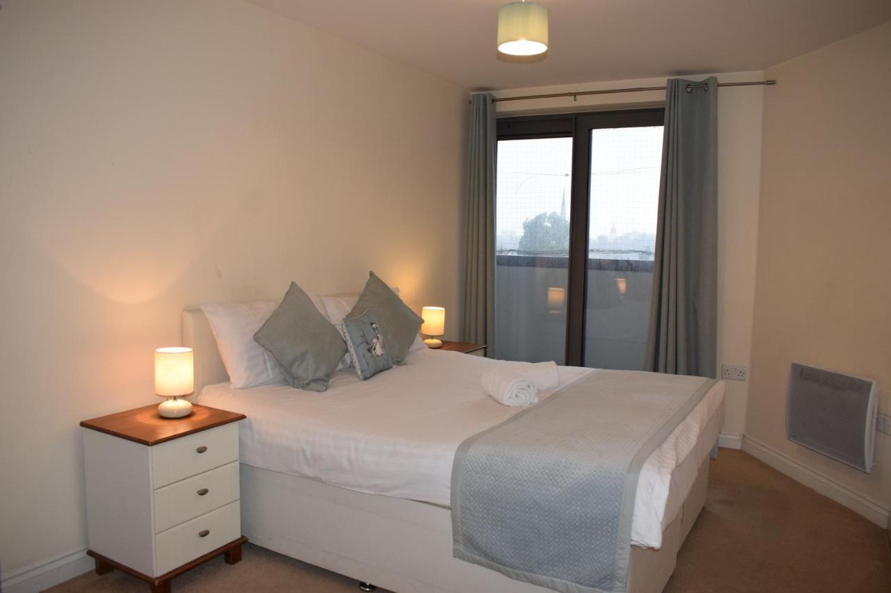 2 Bedroom & 2 Bathroom Apartment - Tca58 Watford  Exteriér fotografie