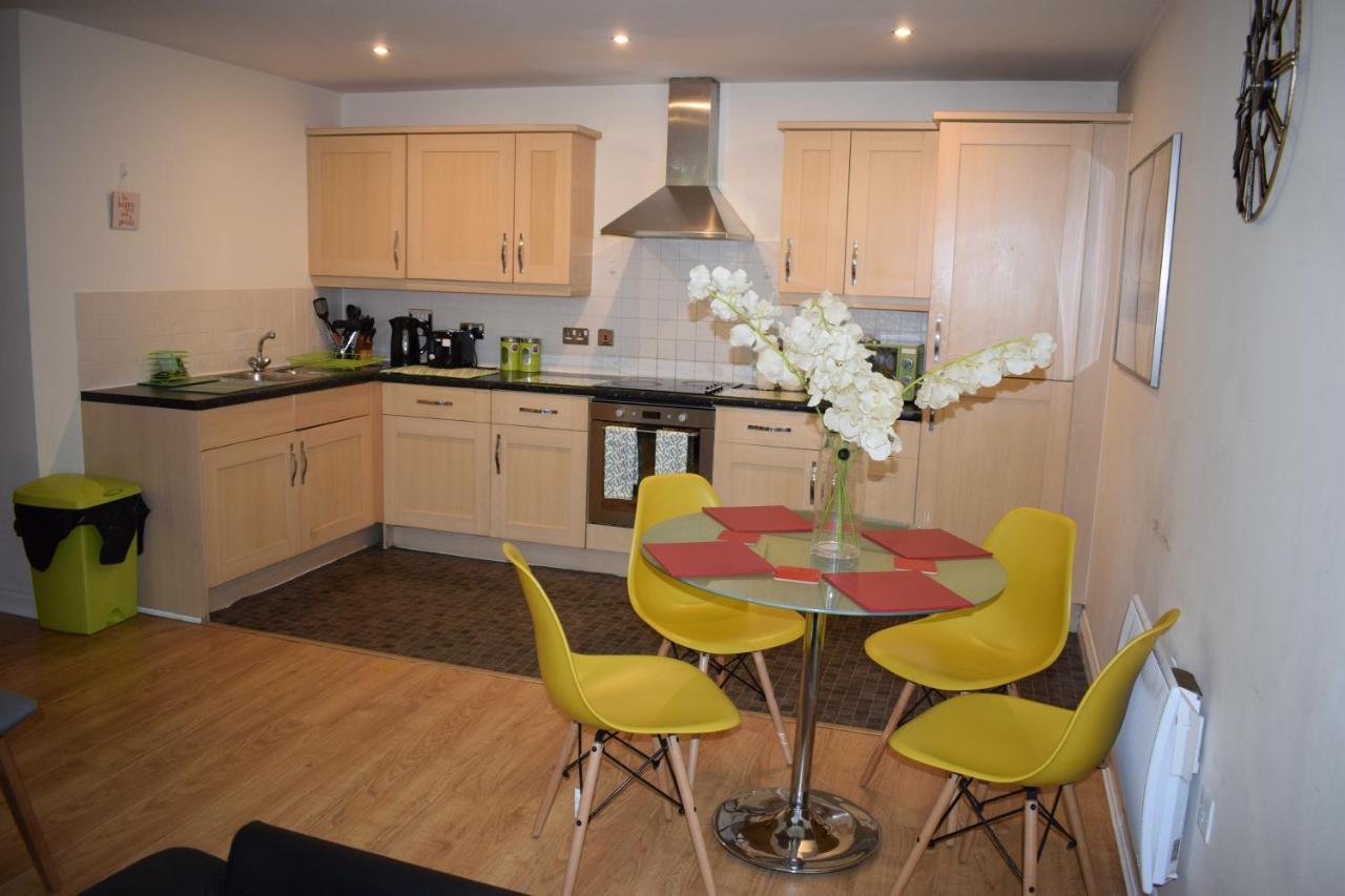 2 Bedroom & 2 Bathroom Apartment - Tca58 Watford  Exteriér fotografie